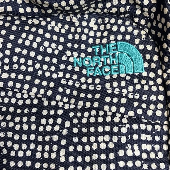 The North Face Wise Guy Backpack, Navy White, Medium Size school bag, hiking - Picture 4 of 17